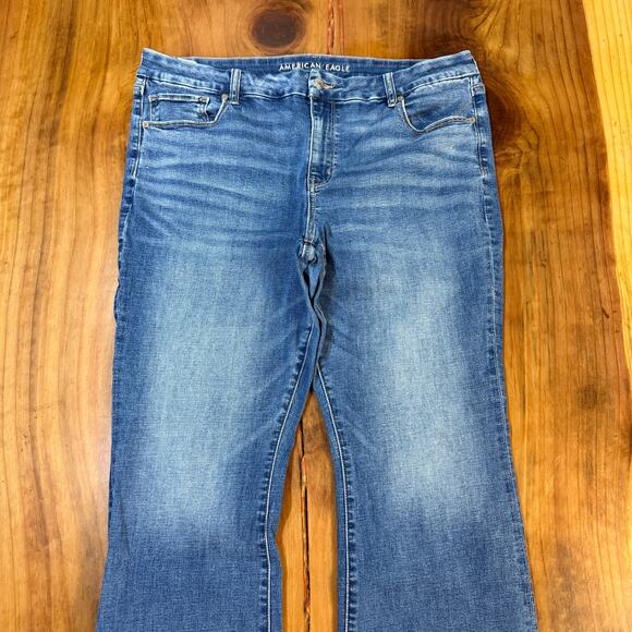 American Eagle Outfitters Curvy High-Rise Skinny Kick Jeans - Picture 3 of 8